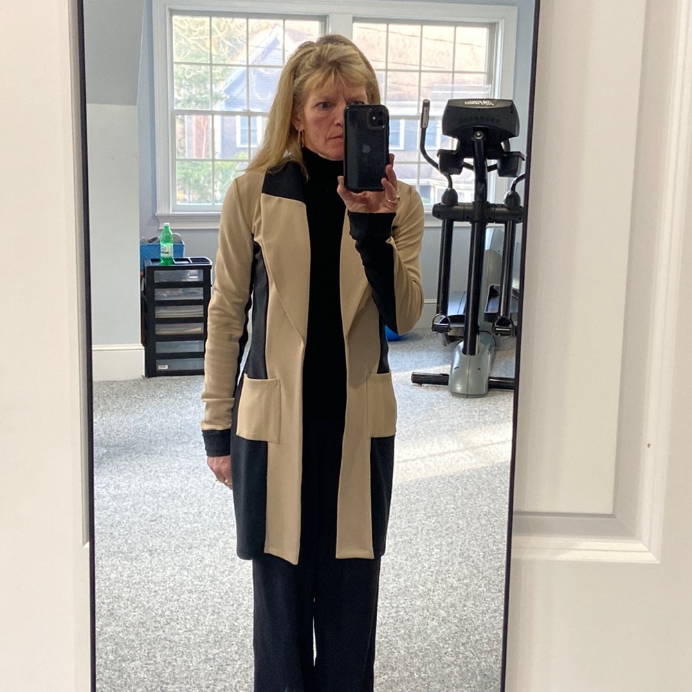 AVAIL NWT long collared blazer/cardigan. Size P/S. Black and tan.